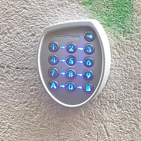 Cozy Downtown Daire *